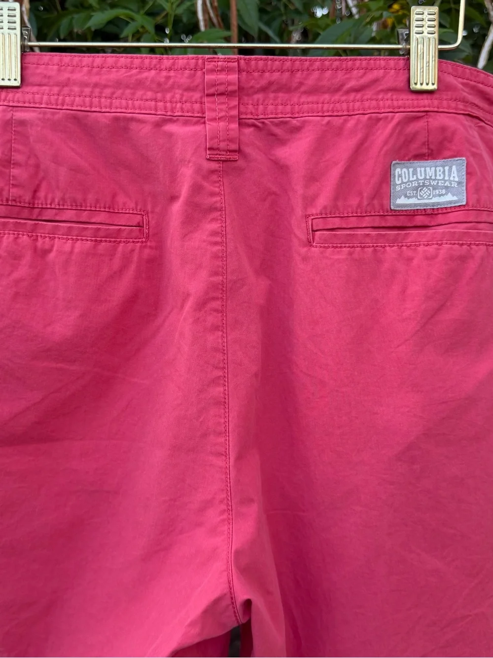 Columbia Men's red Casual regular fit Shorts size 38W